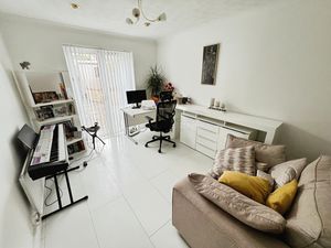 Lounge- click for photo gallery